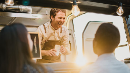 Emprendedor con food truck propio